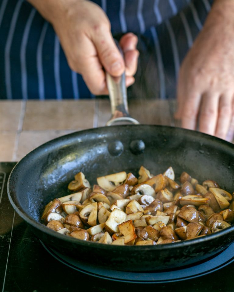 how-to-perfectly-roast-chestnut-mushrooms-between2kitchens